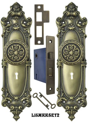 Victorian Rococo Yale Pattern with Gothic Knob Set with Locking Keyed Mortise (L15MKKSET2)