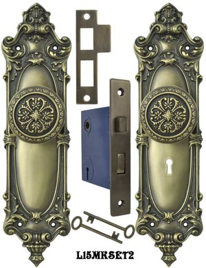 Victorian Rococo Yale Pattern with Gothic Knob Set with Locking Keyed Mortise (L15MKSET2)