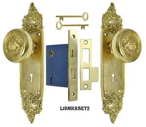 French Louis Style Door Plate Set with Scroll Design Doorknobs and Locking Keyed Mortise (L19MKKSET2)