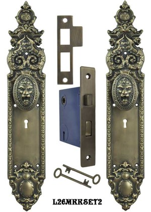 Victorian Heraldic Door Plate and Pavia Lion Knob Set with Locking Keyed Mortise (L26MKKSET2)
