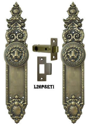Victorian Heraldic Door Plate with Large Lion Knob Interior Passage Set (L26PSET1)