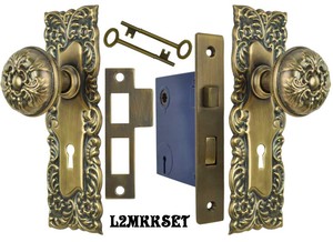 Victorian Door Plate Set with Feather Design Doorknobs and Locking Keyed Mortise (L2MKKSET)